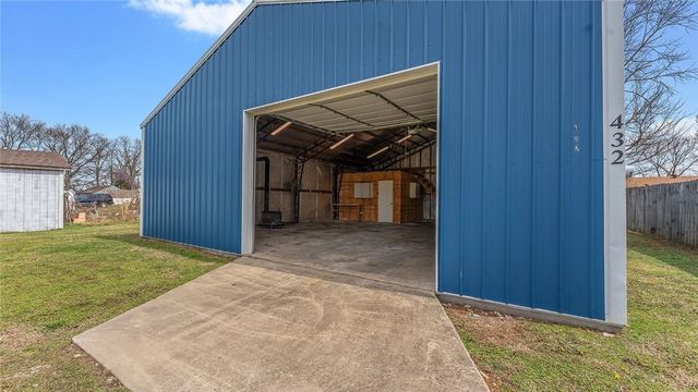 434 Alton Street, Cave Springs, AR 72718