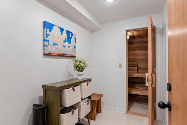 888 Forest Acres Dr, Nashville, TN 37220