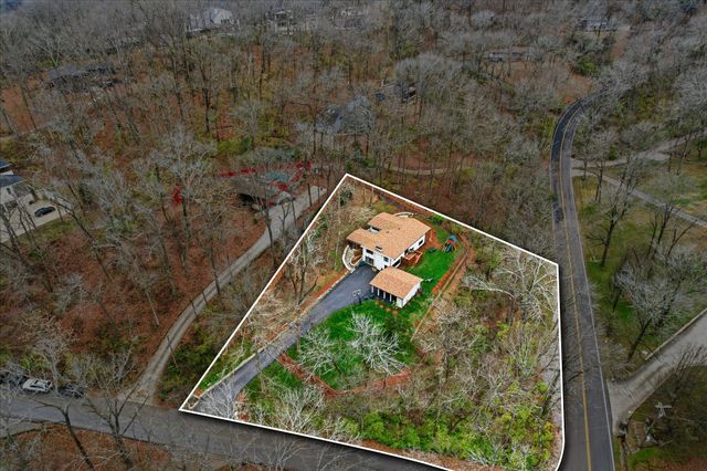 888 Forest Acres Dr, Nashville, TN 37220