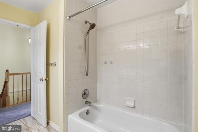 6203 ABBOTTSBURY ROW, Alexandria, VA 22315