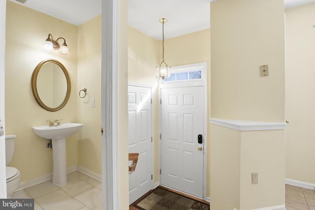 6203 ABBOTTSBURY ROW, Alexandria, VA 22315