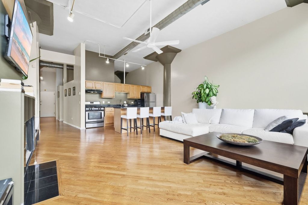 1801 W Larchmont Avenue 214, Chicago, IL 60613 — photo 4
