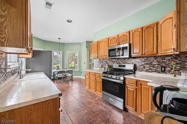 708 E Front St 2, Plainfield City, NJ 07060