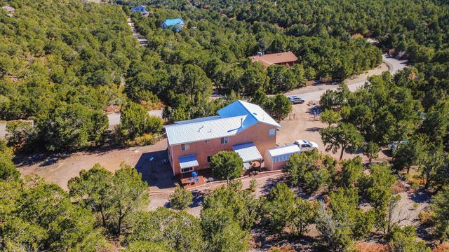 70 Steeplechase Drive, Tijeras, NM 87059