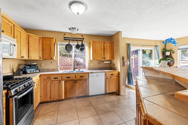 70 Steeplechase Drive, Tijeras, NM 87059