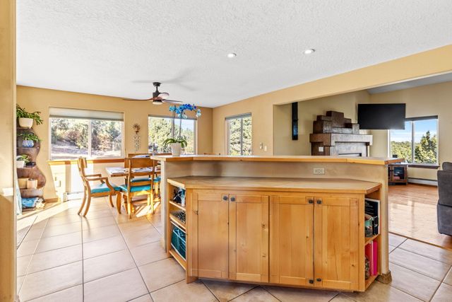 70 Steeplechase Drive, Tijeras, NM 87059