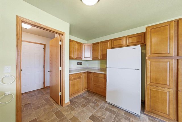 308 E Redding CIRCLE, Belgium, WI 53004