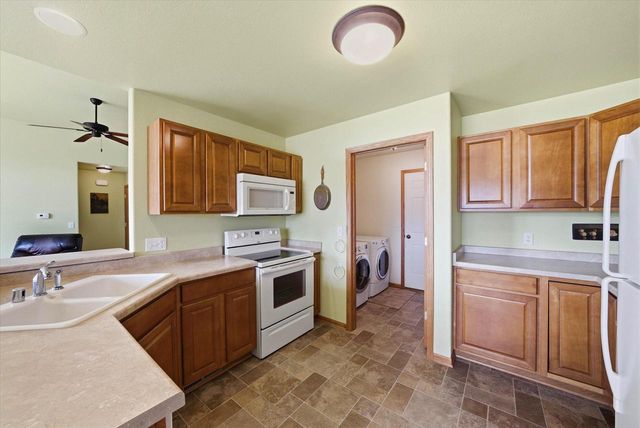 308 E Redding CIRCLE, Belgium, WI 53004