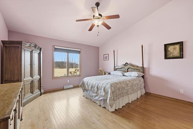 308 E Redding CIRCLE, Belgium, WI 53004