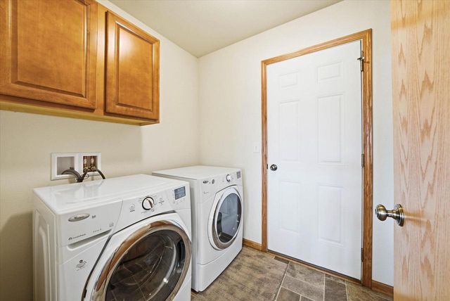 308 E Redding CIRCLE, Belgium, WI 53004