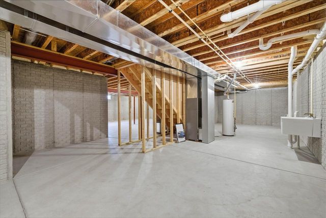 308 E Redding CIRCLE, Belgium, WI 53004