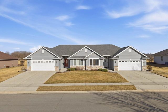 308 E Redding CIRCLE, Belgium, WI 53004