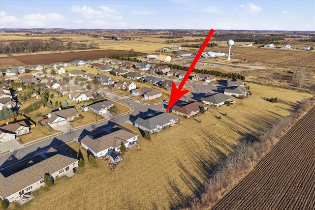 308 E Redding CIRCLE, Belgium, WI 53004