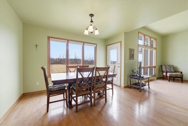 308 E Redding CIRCLE, Belgium, WI 53004