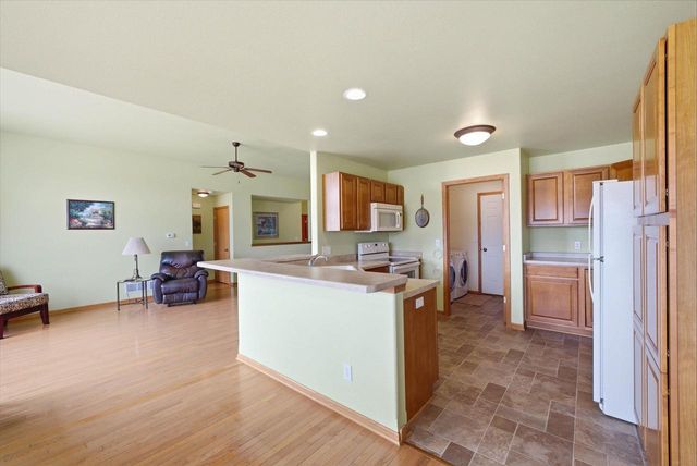 308 E Redding CIRCLE, Belgium, WI 53004