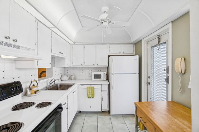 108 NE 20TH Avenue NE 201, Boynton Beach, FL 33435
