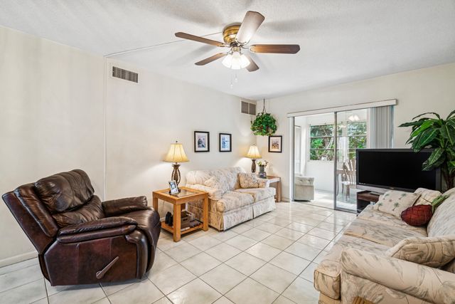 108 NE 20TH Avenue NE 201, Boynton Beach, FL 33435