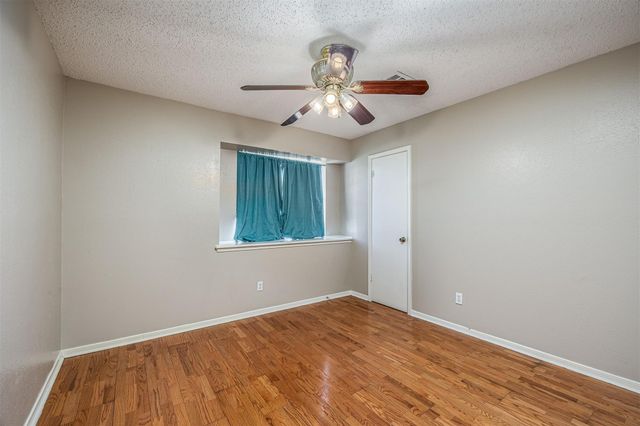 1603 E Baker Road, Baytown, TX 77521