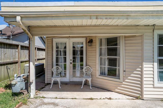 1603 E Baker Road, Baytown, TX 77521