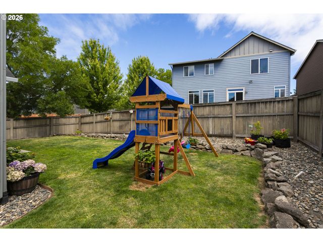 2200 S WHITE SALMON Dr, Ridgefield, WA 98642