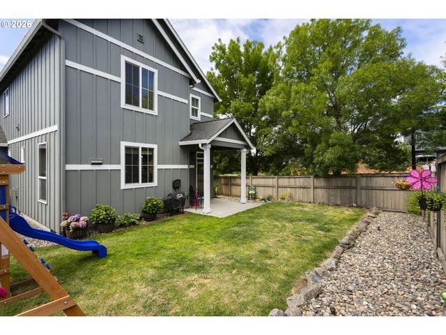 2200 S WHITE SALMON Dr, Ridgefield, WA 98642