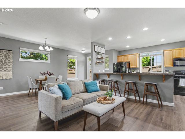2200 S WHITE SALMON Dr, Ridgefield, WA 98642
