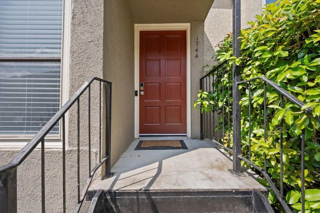 1744 Woodcliff Place NE, Atlanta, GA 30329