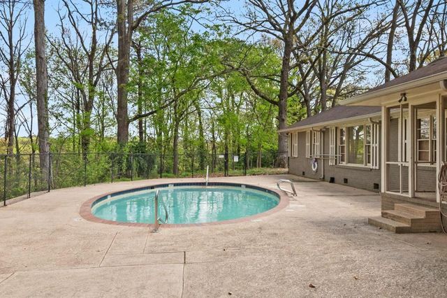 1744 Woodcliff Place NE, Atlanta, GA 30329