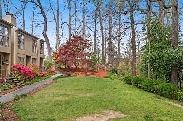 1744 Woodcliff Place NE, Atlanta, GA 30329