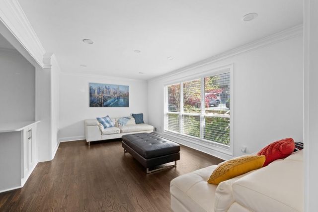 1744 Woodcliff Place NE, Atlanta, GA 30329