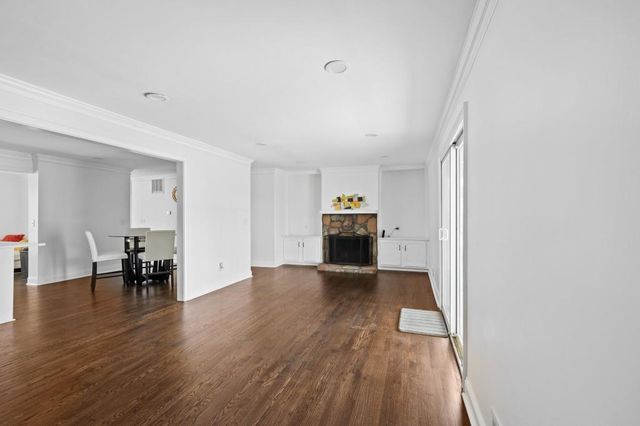1744 Woodcliff Place NE, Atlanta, GA 30329