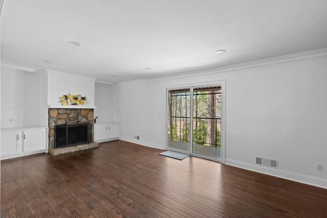1744 Woodcliff Place NE, Atlanta, GA 30329