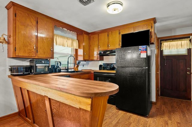 38 Bonavesta St, Lynn, MA 01905