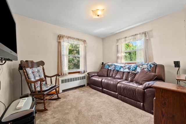 38 Bonavesta St, Lynn, MA 01905