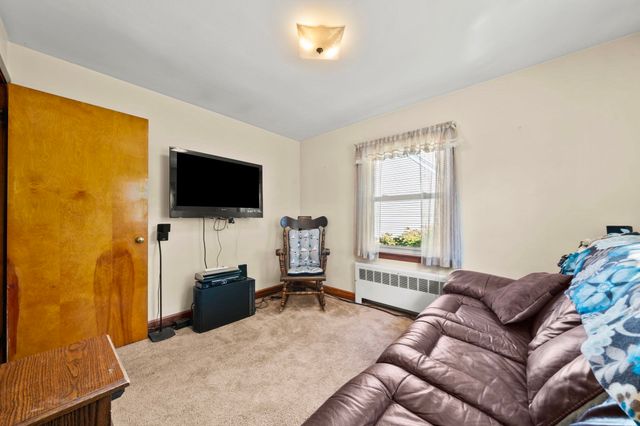 38 Bonavesta St, Lynn, MA 01905
