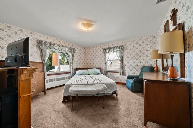 38 Bonavesta St, Lynn, MA 01905