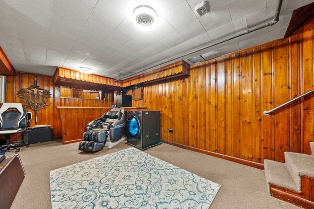 38 Bonavesta St, Lynn, MA 01905