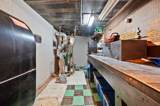 38 Bonavesta St, Lynn, MA 01905