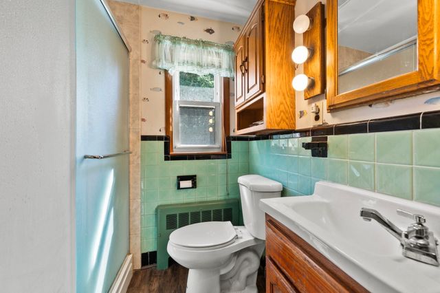 38 Bonavesta St, Lynn, MA 01905