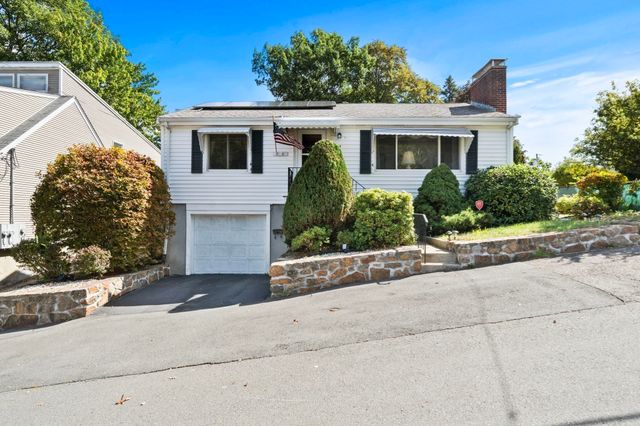 38 Bonavesta St, Lynn, MA 01905