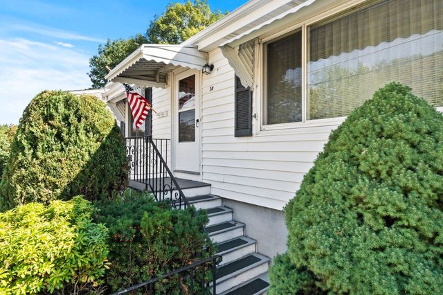 38 Bonavesta St, Lynn, MA 01905