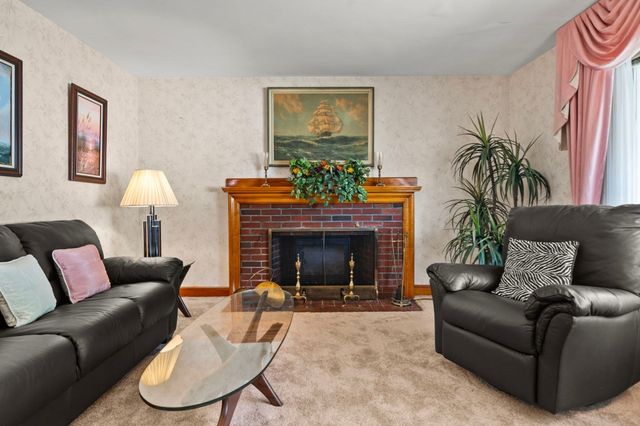 38 Bonavesta St, Lynn, MA 01905
