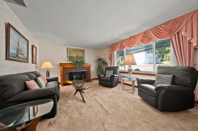 38 Bonavesta St, Lynn, MA 01905