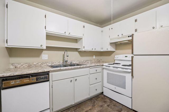 6450 York Avenue S 505, Edina, MN 55435