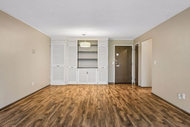 6450 York Avenue S 505, Edina, MN 55435