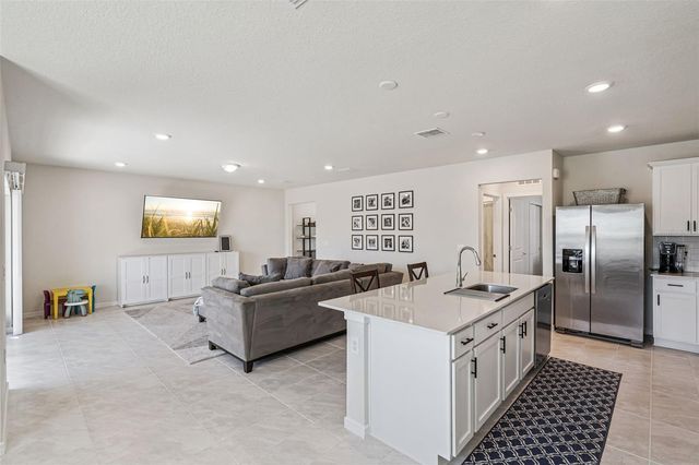 2210 LOVELY LANE, Davenport, FL 33896