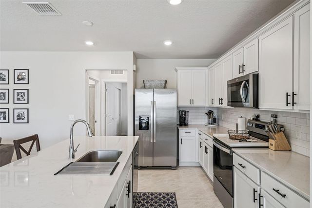 2210 LOVELY LANE, Davenport, FL 33896