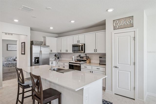 2210 LOVELY LANE, Davenport, FL 33896