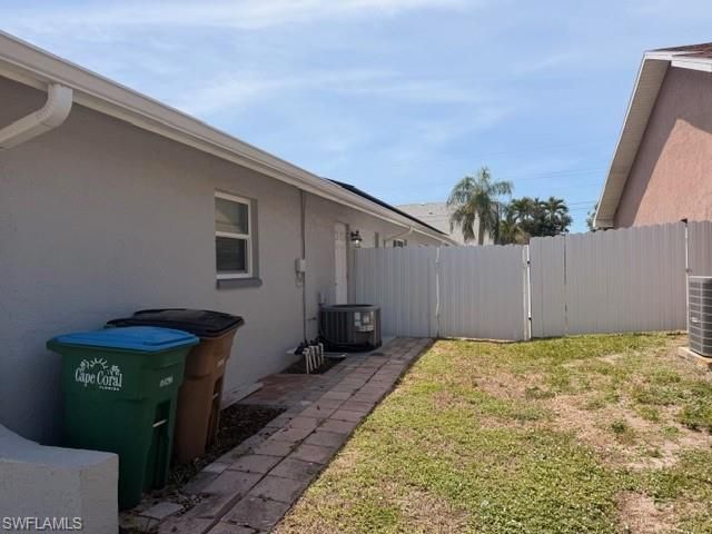 1154 SW 47th TER, Cape Coral, FL 33914