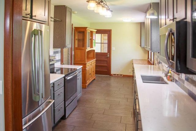 545 JEFFERSON Circle, Liberty, MO 64068